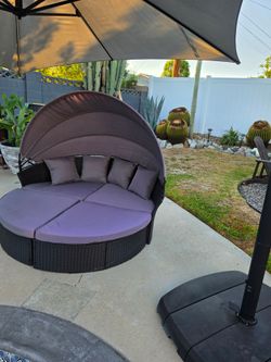 Outdoor Round Wicker Daybed with Canopy