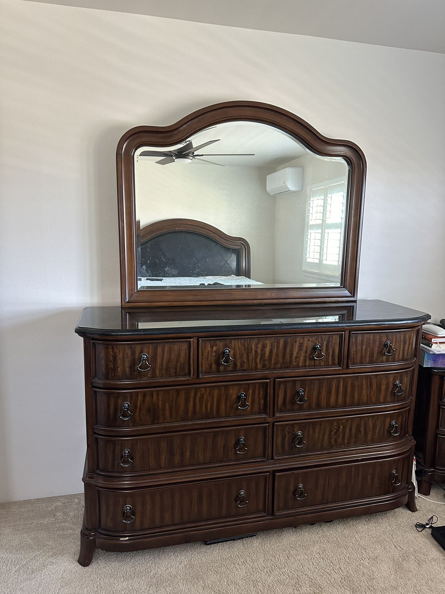 Dresser/Mirror