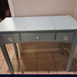 Vanity Table with Mirror 