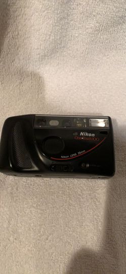 NIKON ONE TOUCH 100 POINT AND SHOOT CAMERA