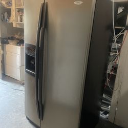 Refrigerator No Ice Maker Or Water  Works Great I Sell All The Time