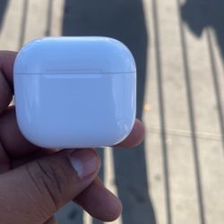 Apple AirPods 4