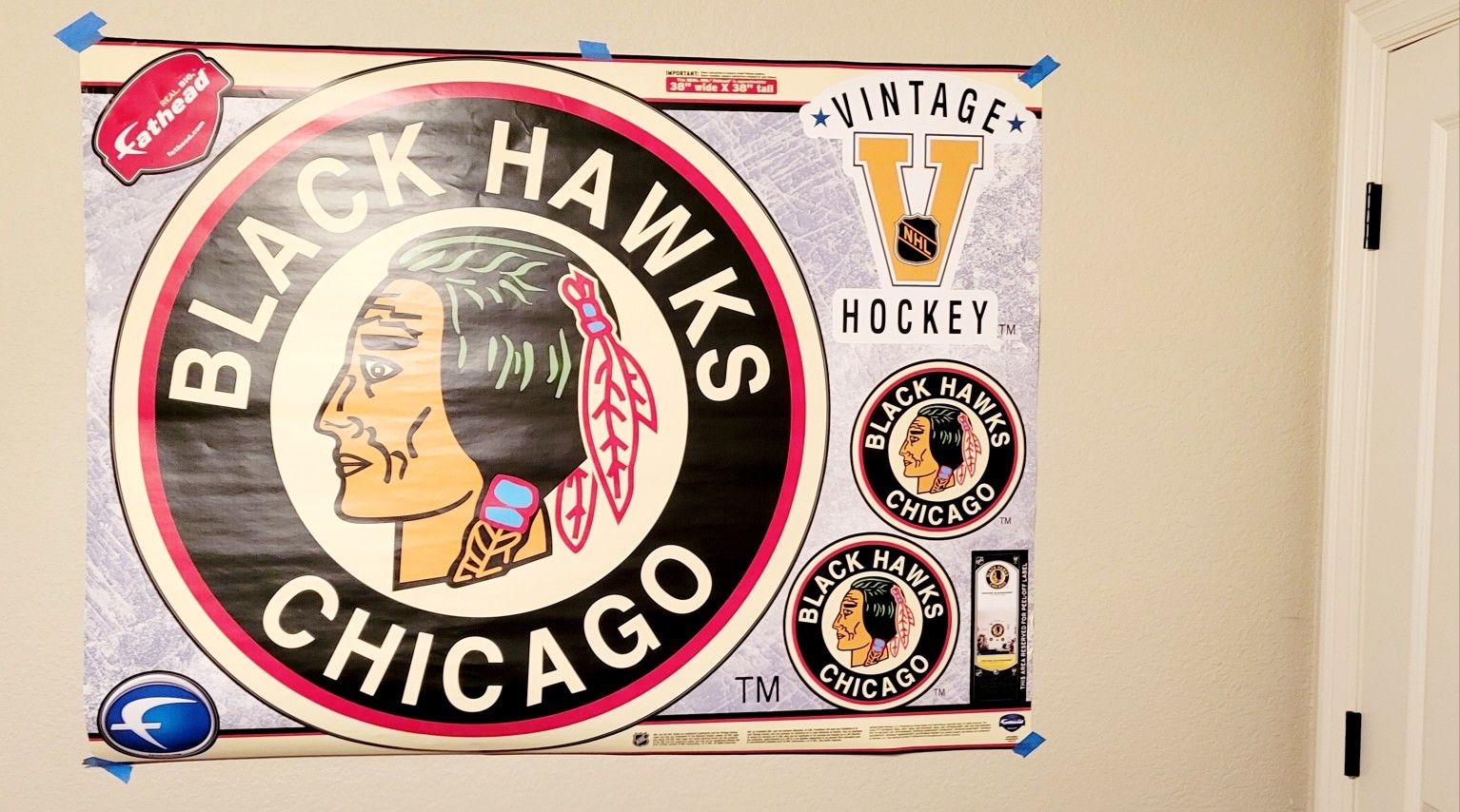 CHICAGO BLACKHAWKS Fathead - Classic Team Wall Logo Graphic - Huge 38” x 38” NEW