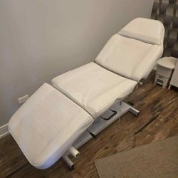 Esthetician Bed