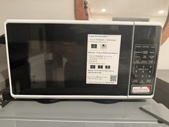 Microwave: Small Size. Brand New