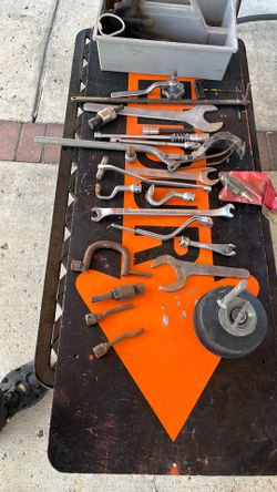 Mercedes-Benz tools