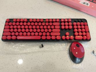 Brand new typewriter style keyboard and mouse