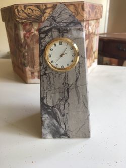 Pure onyx desk clock