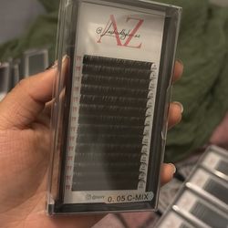 Many lash trays $4 each