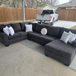 Gorgeous Sofa Sectional Great Condition Super Clean And Comfortable. 
