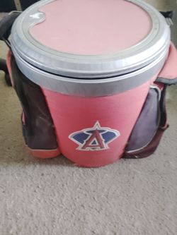 Angels themed can cooler with pockets