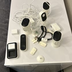 Arlo Pro4 Cameras Full Set