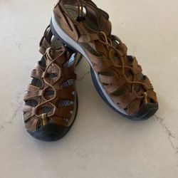 Ladies Keens Sz7.5 Whisper Brown 