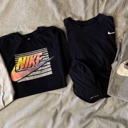 Nike shirt Lot of 4