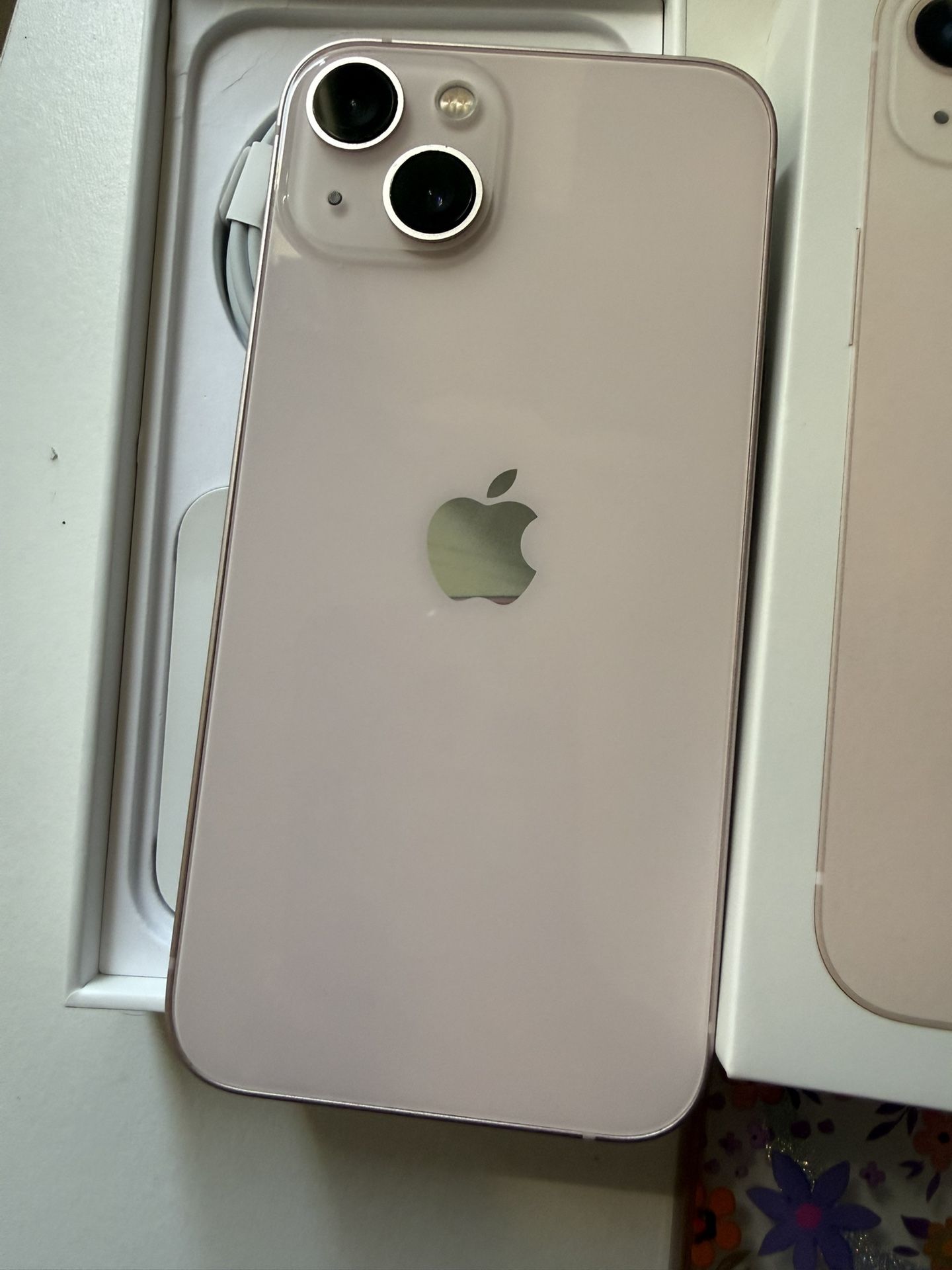 iPhone 13 Pink