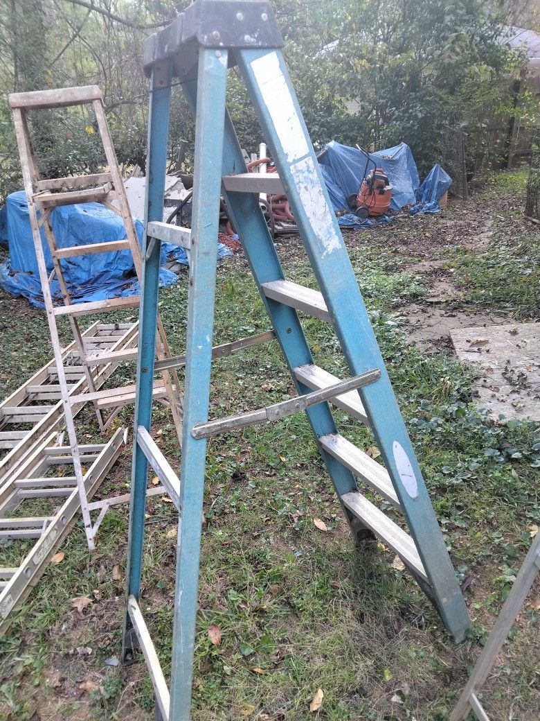 8 Ft Werner Fiberglass Ladder