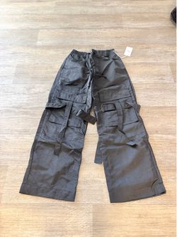 Mnml cargos