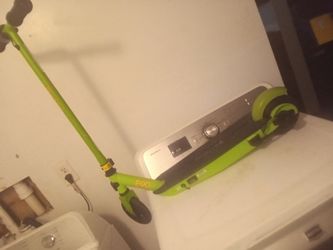 Like new scooter comes with charger