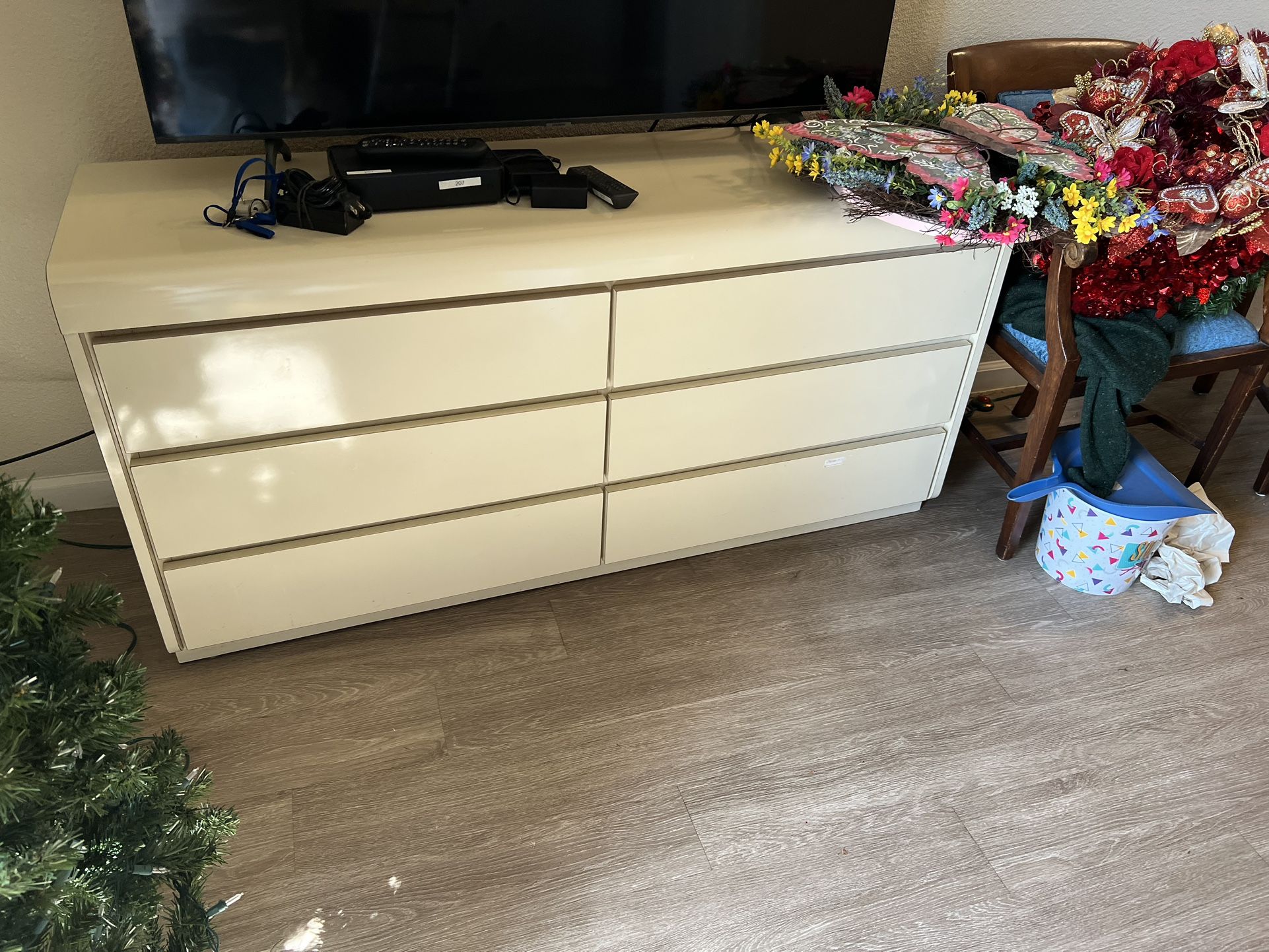 White Drawer Dresser