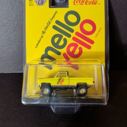 M2 Machines 1 Of 750 Chase Edition Mello Yellow 1973 Chevrolet Cheyenne Super 10 4 X 4 