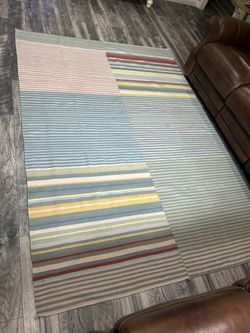 Throw Pillows and Rug Set