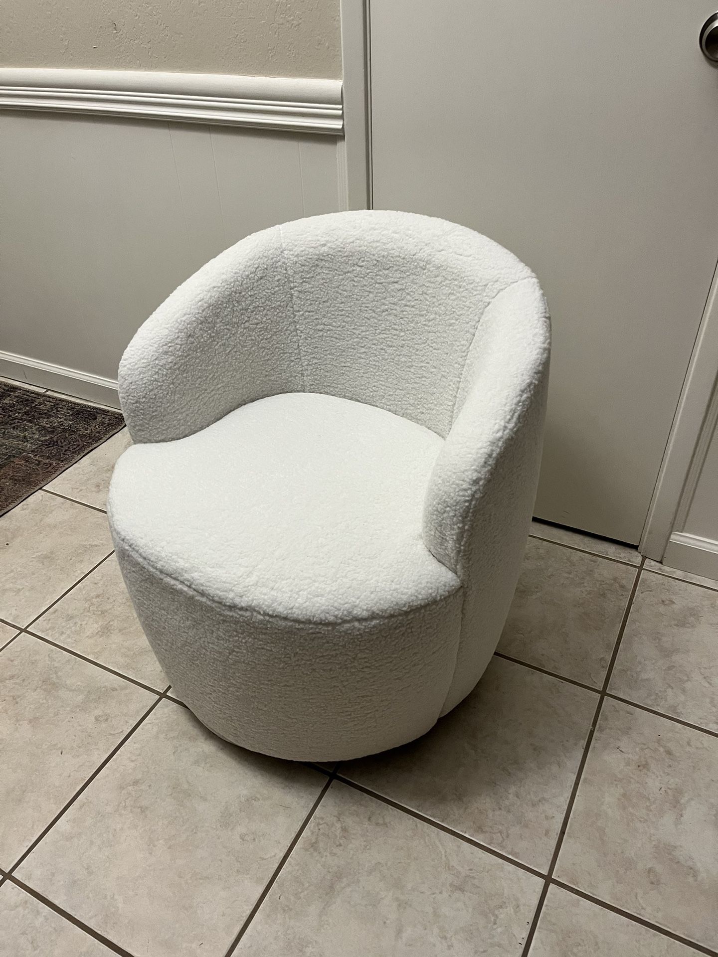 New! Accent Chair 