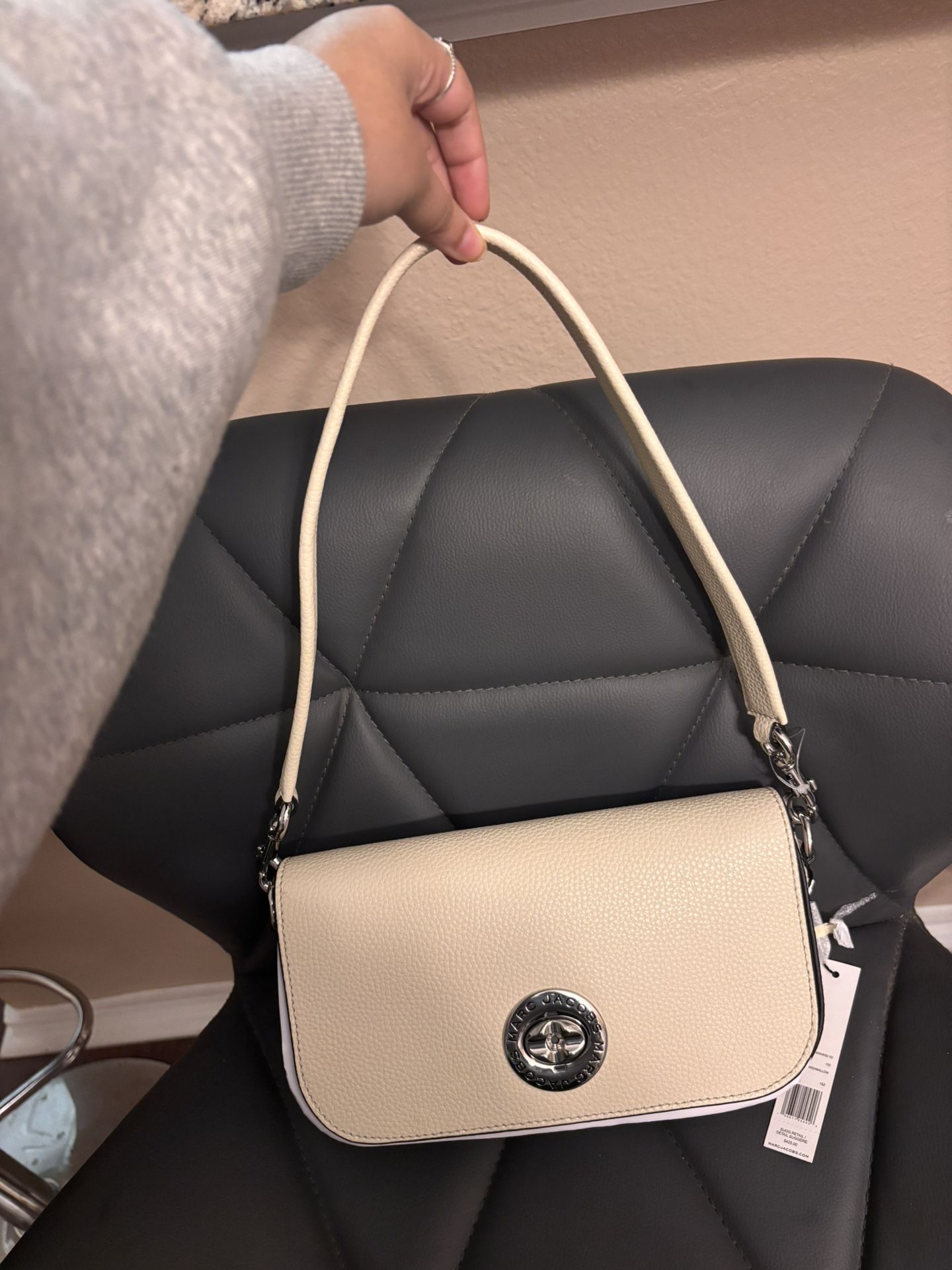 marc jacobs turn lock