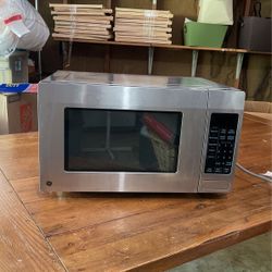 GE Microwave - 1150 Watts