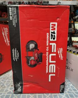Milwaukee m12 CORDLESS band saw