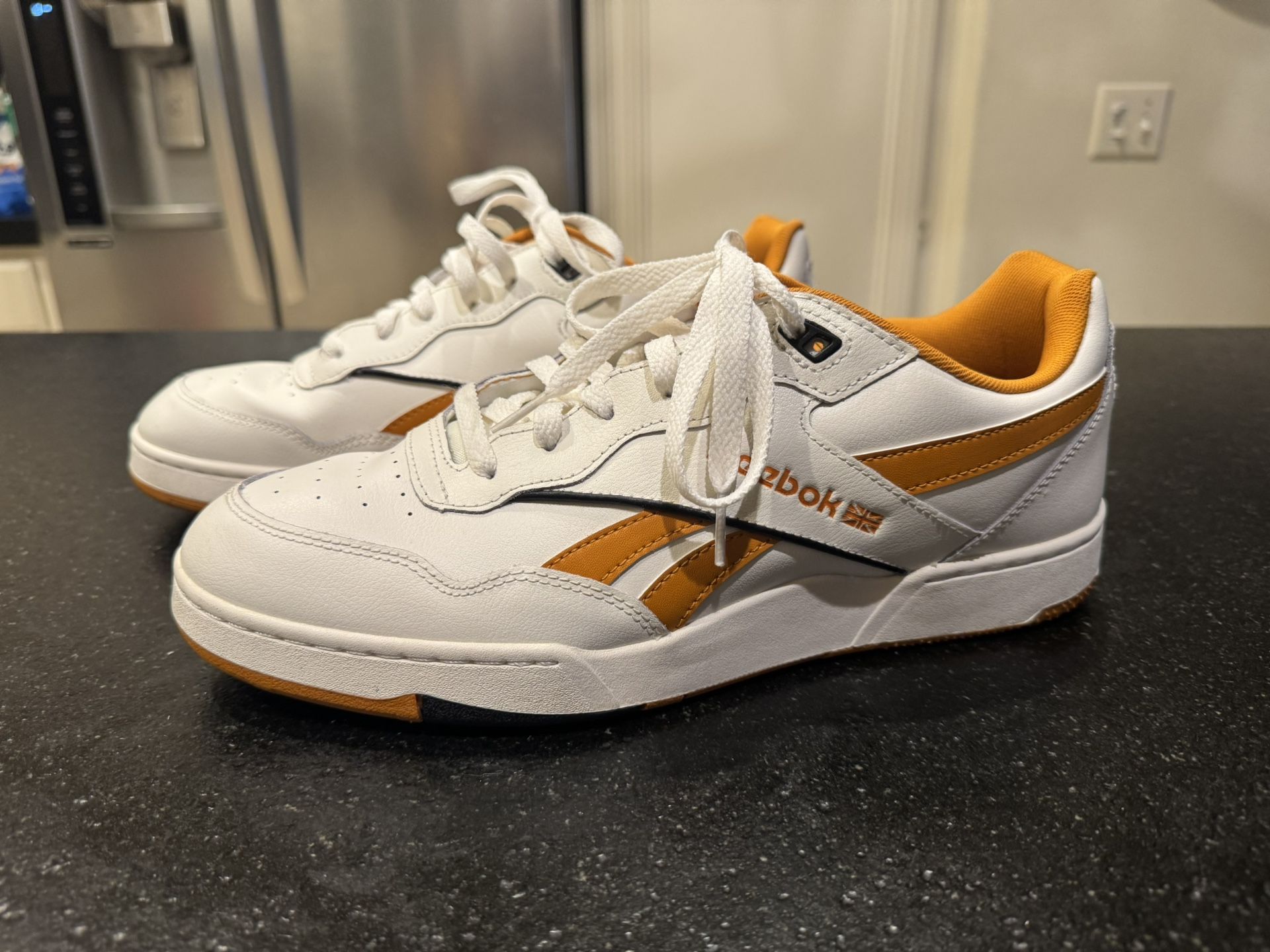 Mens Reebok BB 4000 I| White And Orange Size 11