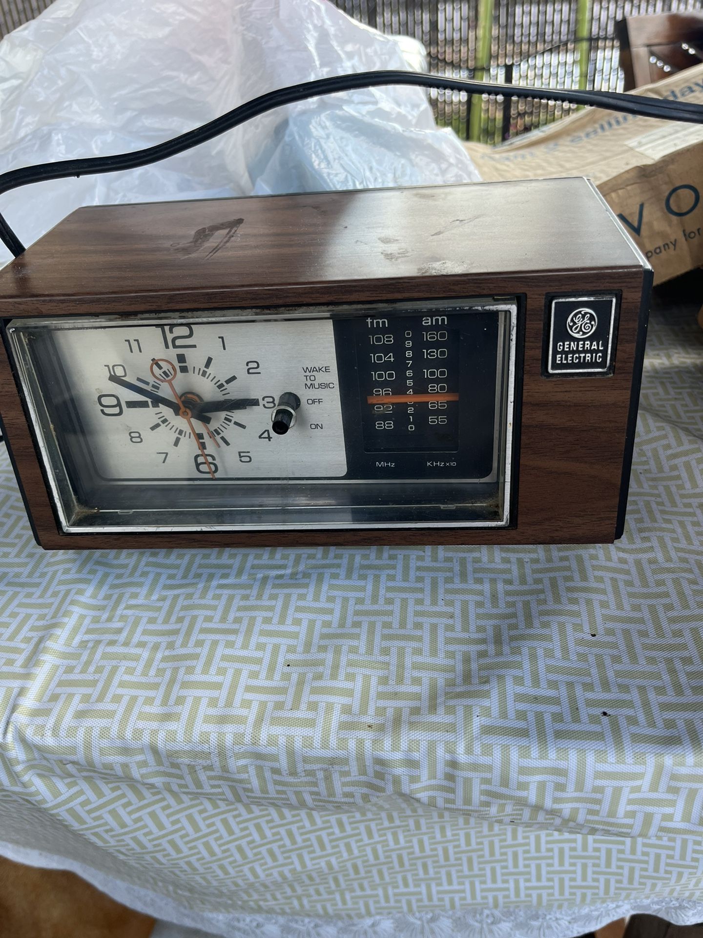 General Electric Am Fm Radio With Alarm