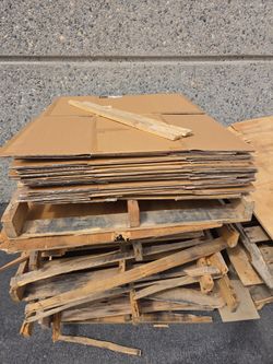Free boxes and wood