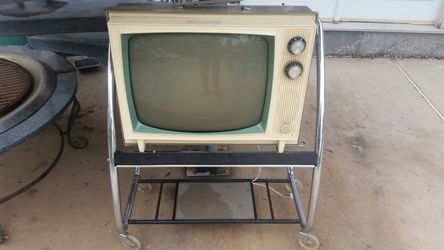 Vintage Zenith All Channel TV for Sale in Las Vegas, NV - OfferUp