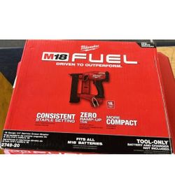 BRAND NEW MILWAUKEE 2749-20  M18 FUEL 18GAUGE 1/4" NARROW CROWN STAPLER 
