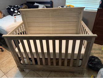 Simmons infant/toddler crib