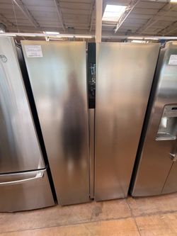 Frigidaire 36” side by side refrigerator