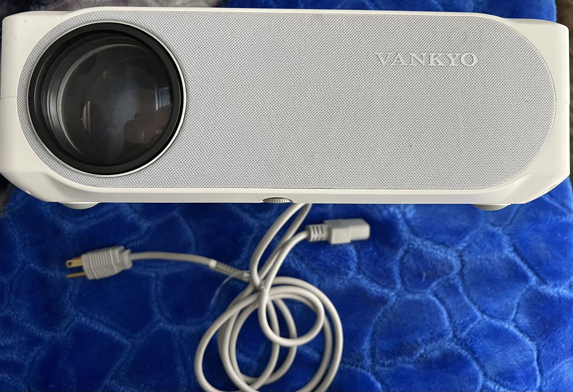 Vankyo Projector