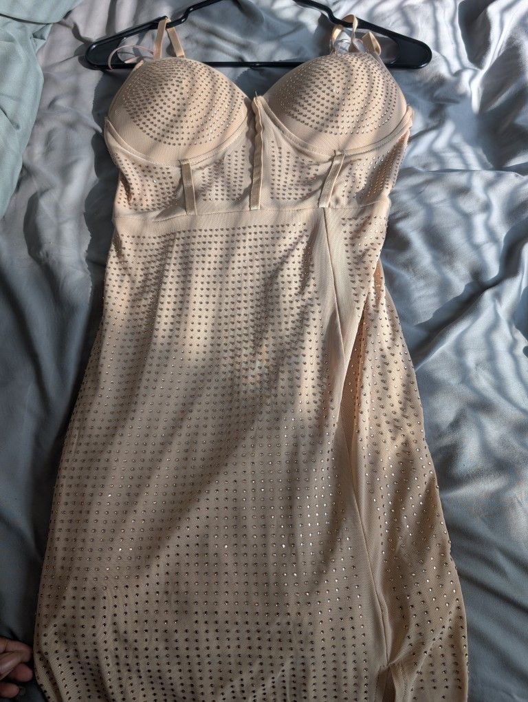 Dress With Slit 😍