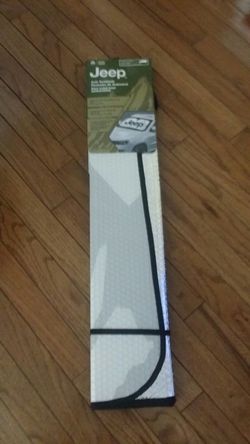 SuV Auto windshield shade.