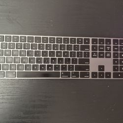 Apple Magic Keyboard & Magic Mouse