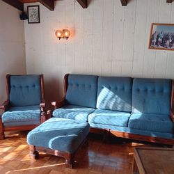  Vintage Mid-Century Modern Blue Upholstered Living Room Set With Wood Frame $750 OBO