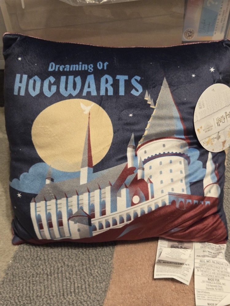 Harry Potter Pillow Throw Dreaming of Hogwarts Soft Squishy 13" x 13"