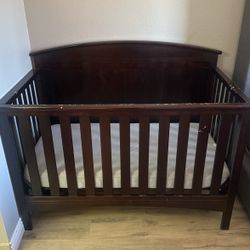 Baby/kids Crib