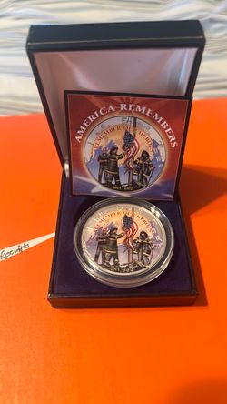 Coin -2001 -911 in its authentic case and real genuine 1 oz silver  one dollar