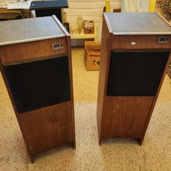 Cerwin Vega Model 12TR Working Speakers