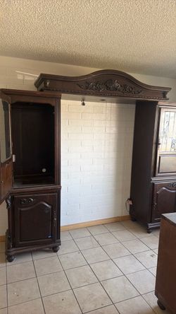 Entertainment center
