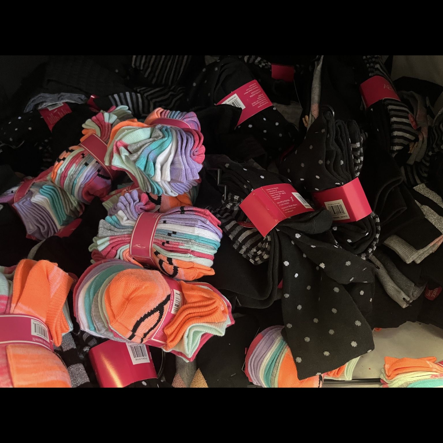 100 Pairs Of Mixed Women’s And Children’s Socks 