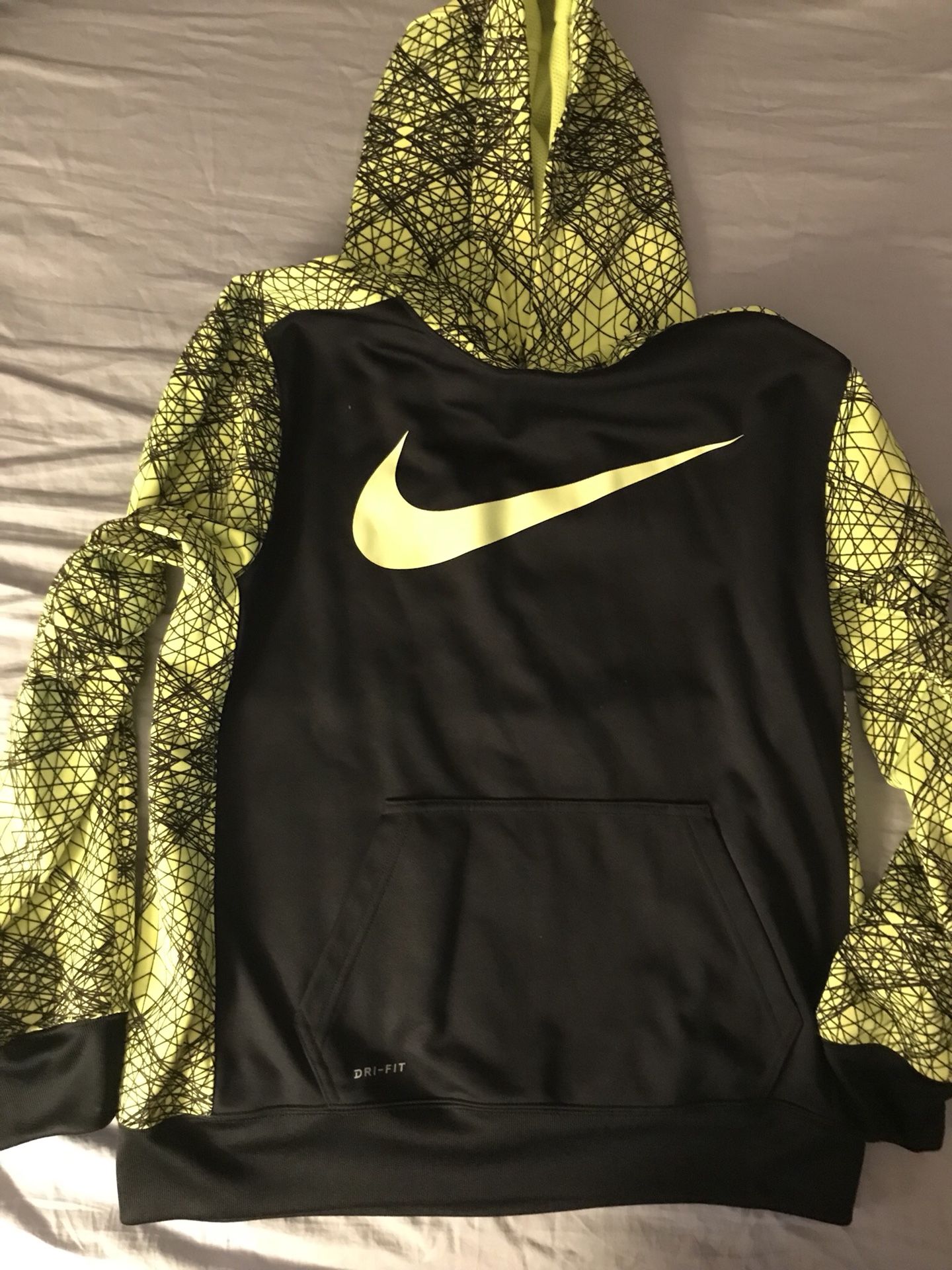 Nike youth XL dry fit sweatshirt