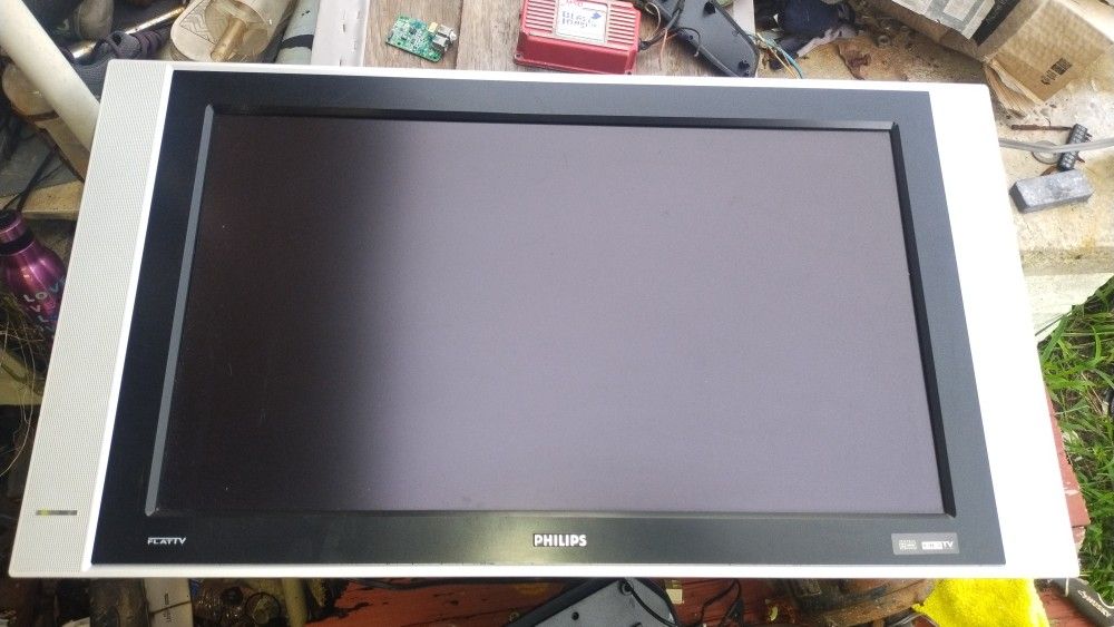 32" Philips HD TV No Remote