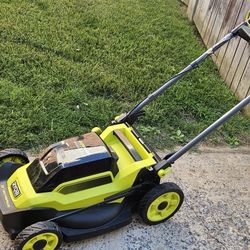 Like new Ryobi 20" selfpropelled lawnmower 40V